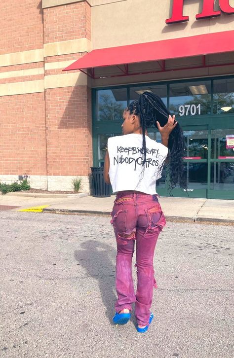 Stacked Jeans Outfit, Sza Fits, Tomgirl Outfits, Winter Drip, Stacked Jeans, Aaliyah Style, Cute Birthday Outfits, Streetwear Jeans, Oversized Outfit