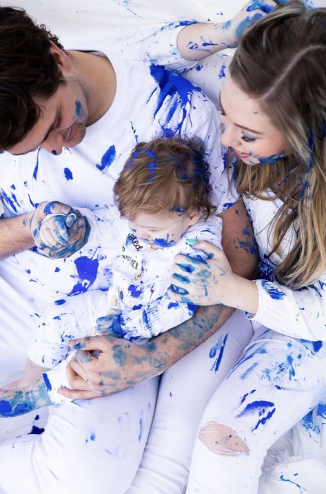 This blue paint gender reveal is such a fun way to share your baby’s on the way • #genderreveal #babyboyreveal #genderrevealphotos #paintphotoshoot #bluepaint #utahphotography Gender Reveal Paint Photoshoot, Paint Gender Reveal Ideas, Paint Gender Reveal, Gender Reveal Paint, Gender Reveal Theme Ideas, Gender Reveal Theme, Unique Gender Reveal, Gender Reveal Photography, Heather Nicole