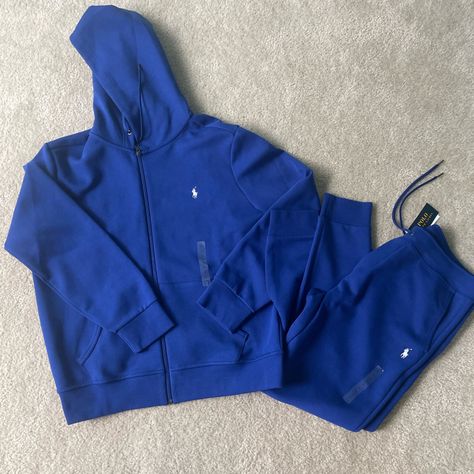 This Men’s Polo Ralph Lauren Jogger Set Is In Great Condition -New Never Worn -New With Tags Ralph Lauren Tracksuit, Polo Ralph Lauren Tracksuit, Polo Sweatsuit, White Joggers, Bday Gifts, Grey Sweats, Slim Fit Joggers, Black Sweats, Photo Insta