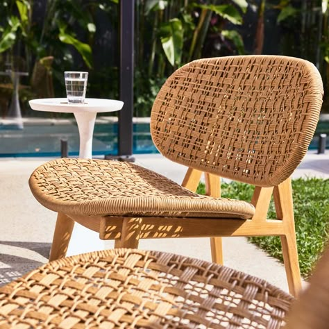 The Casa Outdoor Lounge Chair is all about curves & comfort. Infused with a rich blend of natural & man-made materials adding both textural interest & sense of authenticity. This environmentally friendly chair will bring a luxurious, relaxed & natural vibe to your outdoor space. Swipe to see more photos >> #australiandesigner #australiandesign #sydneydesign #outdoorfurniture #outdoorliving #alfresco #interiör #interiør #interiorstyling #homedecor #modernfurniture #horgans #comfortchair #env... Outdoor Lounge Chair, Natural Man, Outdoor Room, Contemporary Modern Furniture, Rattan Chair, Creative Living, Lounge Chair Outdoor, Furniture Pieces, Open Weave