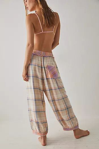 Free People Clothes, Cozy Pants, Flannel Pants, Boutique Chic, Easy Trendy Outfits, Free People Intimates, Back Patch, Soft Flannel, New Wardrobe