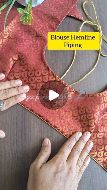 Piping Blouse, Sewing Fashion, Blouse Neck, Blouse Neck Designs, Sewing Class, Blouse Diy, Online Course, Blouse Design, Neck Designs