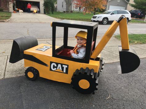 Radio Flyer Wagon turned into a Construction Backhoe for Halloween! Halloween Costumes Wagon, Wagon Halloween Costumes, Baby Boy Halloween Costumes, Cardboard Box Costume, Wagon Costume, Toddler Boy Halloween Costumes, Baby Boy Halloween