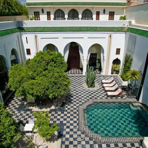 Moroccan Courtyard, Mediterranean Courtyard, Inspiring Outdoor Spaces, Outdoor Remodel, Infinity Edge Pool, Patio Tiles, Beautiful Pools, Patio Stones, Pool Deck