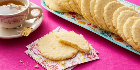 Ree's Favorite Sugar Cookie Recipe Is So Delicious Pioneer Woman Sugar Cookies, Brown Sugar Oatmeal Cookies, Christmas Cookie Swap, Thanksgiving Cooking, Sugar Cookie Recipe, Soft Sugar Cookies, Fall Cookies, Sugar Cookies Recipe, Cookies Recipes Christmas