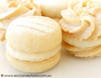 Melting Moments Recipe, Melting Moments Biscuits, Filled Biscuits, Melting Moments Cookies, Thermomix Baking, Cake Stall, Brownies Cookies, Melting Moments, Tray Bake