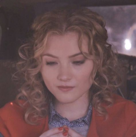 Grace Gardner: "Pilot" (Scream Queens). Grace Scream Queens, Grace Gardner, Skyler Samuels, Drake & Josh, Hair References, Wizards Of Waverly Place, Suite Life, Scream Queens, Hair Reference