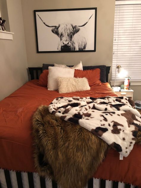 Sage Western Bedroom, Western Cow Themed Bedroom, Brown Cow Print Room Decor Aesthetic, Cowboy Decorations Western Theme Bedroom, Western Bedroom Paint Ideas, Cow Themed Bedroom Rustic, Cow Themed Room Decor, Cow Print Bedroom Ideas Farmhouse, Cowprint Bedroom Ideas