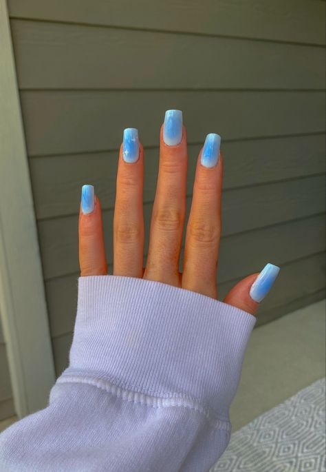 Light Blue Airbrush Nails, Blue Aura Nails Square, Light Blue And Navy Nails, Light Blue Aura Nails, Blue Fade Nails, Light Blue Nails With Design, Blue Aura Nails, Greece Nails, Light Blue Nail