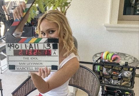 Lily-rose Depp on set backstage of the hbo serie the idol Lily Rose Depp The Idol, Prettiest Girl, Rose Depp, The Idol, Big Crush, Fame Dr, Lily Rose Depp, Acting Career, Amber Heard