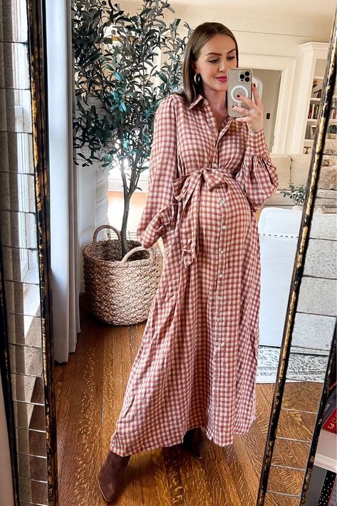 Want a cozy chic outfit to wear this fall and winter? Honest Darling is sharing this gingham pint red and white maxi dress. This look is perfect for the fall season and looks great for expecting mothers with a baby bump! Follow for more casual outfit ideas, maternity fashion, and style guides! (I make commissions for purchases made through the link in this pin) Pregnancy Thanksgiving Outfit, Maternity Thanksgiving Outfit, Thanksgiving Pregnancy Outfit, Thanksgiving Maternity Outfit, Bump Style Winter, Fall Maternity Outfits, Trendy Maternity Outfits, Fall Wardrobe Staples, Maternity Chic