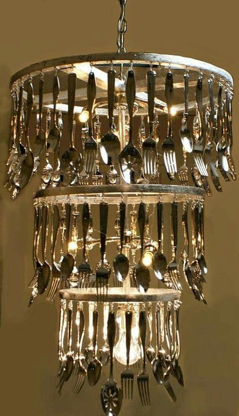 Recycled Kitchen, Old Chandelier, Luminaire Original, Diy Lampe, Diy Light, Light Ideas, Diy Chandelier, Lighting Design Interior, Forks And Spoons