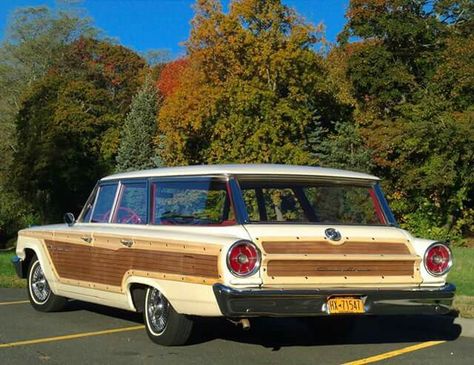 1963 Ford Country Squire Wagon Aesthetic, Station Wagon Cars, 60s Cars, American Vans, Surf Rods, Sweet Station, Country Squire, Car Station, Old Wagons