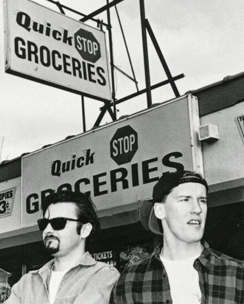 “I'm not even supposed to be here today..” #Clerks (1994) Jeff Anderson, Kevin Smith, Silent Bob, Cinema Art, Photo Vintage, About Time Movie, Film Serie, Great Movies, Man Humor