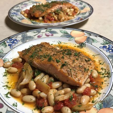 Salmon with Fennel & White Beans | Comfort du Jour Salmon And White Beans, Salmon With Fennel, Creamy White Beans, White Bean Puree, Leek Recipes, Fennel Recipes, Poached Salmon, White Bean Salad, Seared Salmon