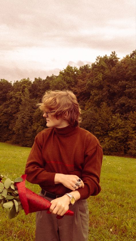 Men, flowers, autumn, vintage Men And Flowers, Cottagecore Outfits, Autumn Aesthetic, Red Outfit, Character Outfits, Pretty Men, Senior Photos, Male Model, Aesthetic Clothes