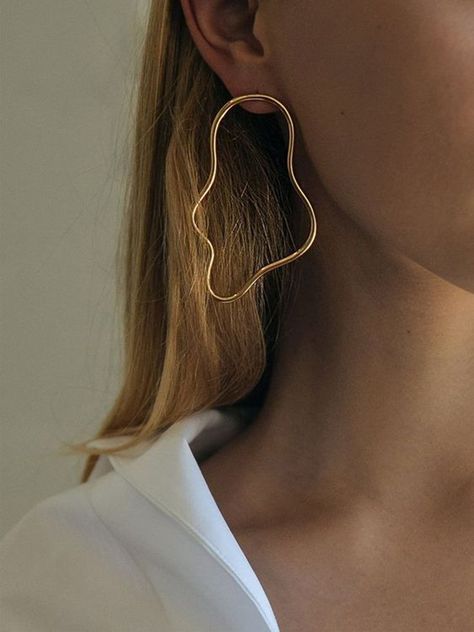 10 Favorite Pins Right Now | Erika Carlock | Bohemian Lifestyle Blog Bar Stud Earrings, Diy Schmuck, Gold Hoop, Gold Hoop Earrings, Minimalist Jewelry, Jewelry Ideas, Crystal Earrings, Online Jewelry, Jewelry Inspiration