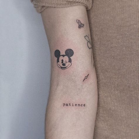 Paula R. on Instagram: “🖤mini tattoos🖤 Mickey Mouse el más gracioso!😜 . Piececitas con línea finita para la zona del brazo . #valenciatattoo #finelinetattoos…” Mini And Mickey Tattoos, Small Mickey Mouse Tattoo Simple, Tiny Mickey Mouse Tattoo, Simple Mickey Tattoo, Small Simple Disney Tattoos, Mickey Tattoo Ideas, Small Mickey Mouse Tattoo, Small Disney Tattoo, Disney Tattoos Mickey