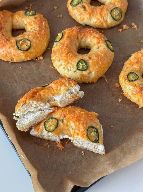 Jalapeño Cheddar Bagels | Made with Greek Yogurt Bagels Made With Greek Yogurt, Cheddar Bagels, Midday Snack, Jalapeno Cheddar, Homemade Bagels, Plant Based Breakfast, Bread Snacks, Breakfast Bake, Meal Prep For The Week