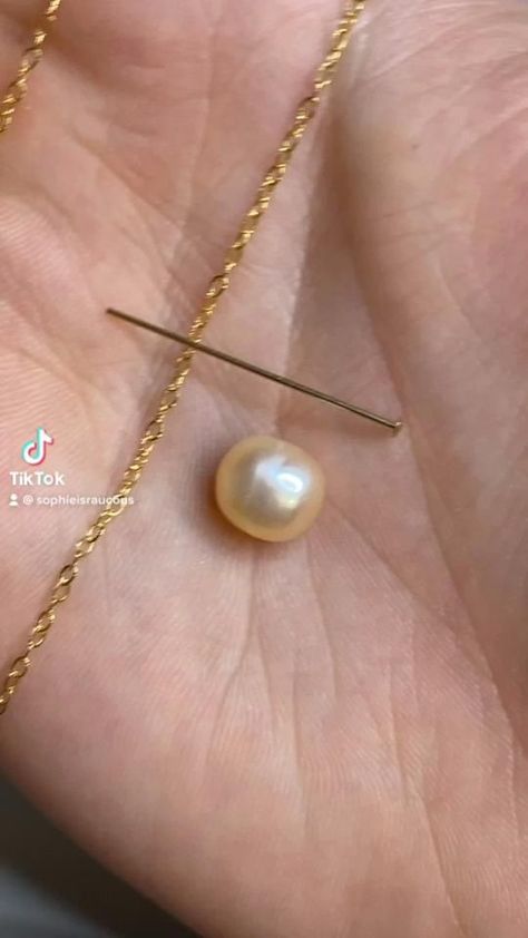 Making a pearl necklace [Video] | Handmade wire jewelry, Beaded jewelry diy, Beaded necklace diy How To Put A Pendant On A Necklace, Diy Single Pearl Necklace, How To Make Bead Pendant, Pearl Pendant Necklace Gold, Gold Making Jewelry, Diy Pearl Pendant, Beaded Diy Necklace, Homemade Necklaces Diy, Make Necklaces Diy