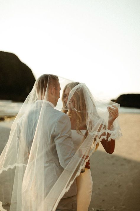 Affordable Destination Wedding Locations, Beach Wedding Veil, Wedding Pictures Beach, Beach Wedding Pics, Best Destination Wedding Locations, Oregon Coast Elopement, Sunset Beach Weddings, Coast Elopement, Beach Wedding Reception