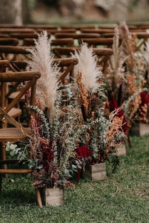 Hiasan Perkahwinan, Majlis Perkahwinan, Rustic Wedding Decorations, Pampas Gras, Future Wedding Plans, Fall Wedding Colors, Western Wedding, Wedding Aisle, Wedding Cake Designs