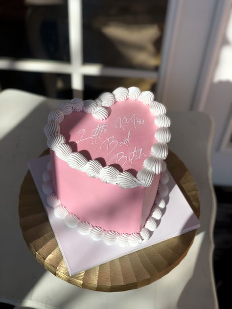 Pink and white heart-shaped birthday cake with strawberry cake and strawberry buttercream Heart Shape Cake With Strawberries, Pink Circle Birthday Cake, Pink Love Heart Cake, Pink Heart Shaped Cakes Birthday, White And Pink Heart Cake, Pink And White Vintage Cake, Heart Shaped Cakes Pink, Pink And White Heart Cake, Heart Shape Birthday Cake