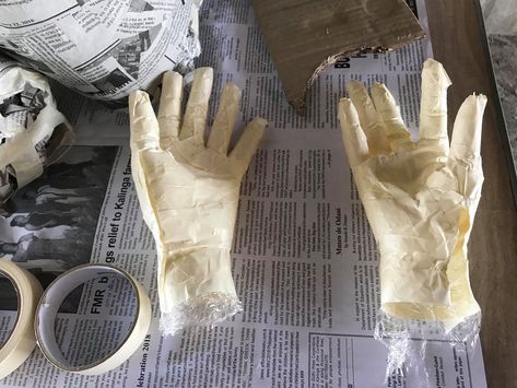 Here's a video that shows you how to make a cast (or mold) of your hands using cling wrap, masking tape, and newspaper. #DIY #KalingaDIYer #HandCast #Recycled Masking Tape Hand Halloween, Diy Adams Family Hand, Paper Mache Hand Sculpture, Diy Hand Sculpture, Diy Scary Halloween Hands, Diy Hand Casting Mold, Paper Mache Hands Diy, Diy Hand Mold, How To Make A Mold Of Your Hand