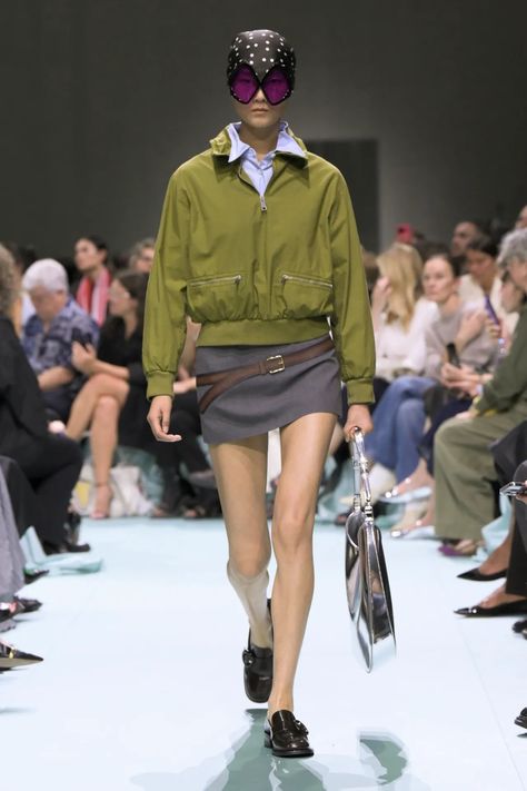 Prada Spring 2025 Ready-To-Wear Collection [PHOTOS] Prada Street Style, Prada Runway, Branded Outfits, Fashion Newsletter, Prada Spring, Shoes Photo, Runway Trends, Runway Looks, Print Models