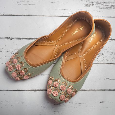 Indian Shoes, Short Long Dresses, Designer Party Dresses, Punjabi Jutti, Fabric Pouch, Perfume Store, Embroidery Shoes, Bridal Sandals, Embroidered Leather