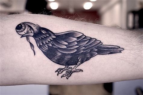 crow with eyeball tattoo done on Mike The Illustrated Man, Eyeball Tattoo, Engraving Tattoo, Eyeball Art, Body Mods, Tatting, Body Art, Tattoo Ideas, Tattoos