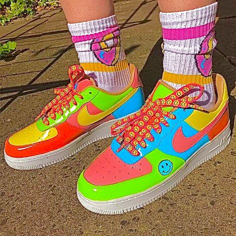 Kidcore Fashion, Indie Girl Aesthetic, Kid Core Aesthetic, Estilo Indie, Custom Nike Shoes, Indie Girl, Aesthetic Indie, Hype Shoes, Shoe Inspo