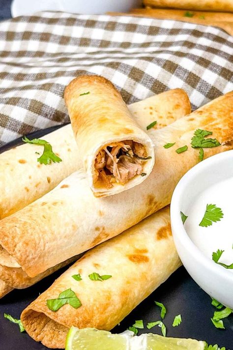 Air Fryer Pulled Pork, Taquitos Air Fryer, Pulled Pork Taquitos, Mexican Taquitos, Pork Taquitos, Air Fryer Recipes Pork, Leftover Pulled Pork, Taquitos Recipe, Mexican Pork