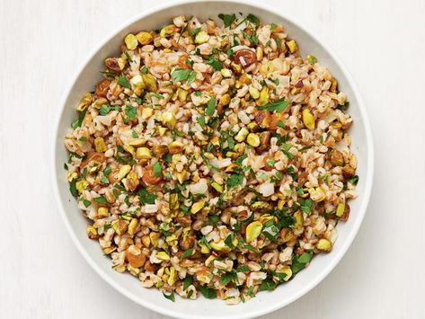 Farro Pilaf, Farro Salad Recipes, Farro Recipes, Pilaf Recipe, Make Ahead Salads, Pilaf Recipes, Mediterranean Pasta, Farro Salad, Easy Meal Ideas