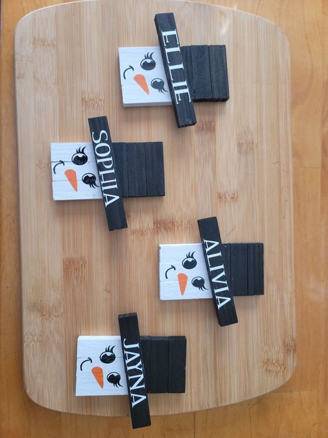 Jenga Block Snowman, Diy Jenga Blocks Ideas, Christmas Ornaments Homemade Kids, Diy Christmas Gifts For Coworkers, Block Snowman, Snowman Crafts Diy, Christmas Craft Show, Christmas Crafts Diy Projects, Jenga Blocks