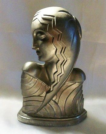 Zig Zag Lines, Deco Statue, Art Deco Motifs, Art Deco Statue, 1930 Art, Art Deco Artwork, Art Deco Interior Design, Iconic Art, Sculptures Céramiques