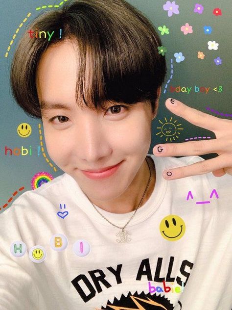 Some aesthetically pleasing and cute Hobi day icons or profile photos for your accounts!! Visit my page to see many ig hobi day icons, twiiter icons and twitter hobi day headers!!💜💜 #aesthetic #wallpaper #wallpapertumblr #bts #btswallpaperiphone #hoseok #hobi #jhopewallpaper #hobi #hobiday #jhopeday #hoseokicon #hobiuary #btsaesthetic #btsicons #btsjhope Bottom Yoongi, Hobi Day, Yoongi Pics, J Hope Birthday, Birthday Icon, Happy Bday, Profile Photos, Baby Doll Clothes, Bts J Hope