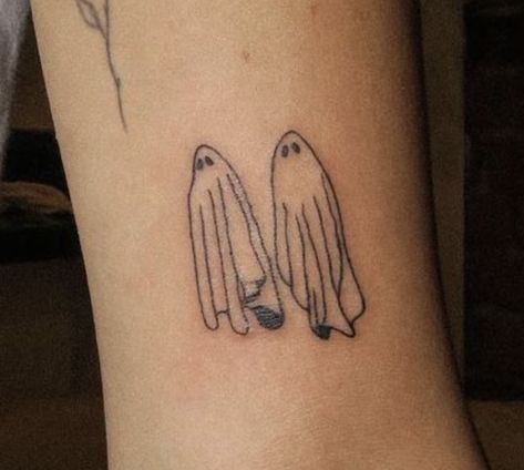 Small Beetlejuice Tattoos, Simple Beetlejuice Tattoos, Small Beetlejuice Tattoo Ideas, Subtle Halloween Tattoos, Dark Whimsical Tattoo, Tiny Spooky Tattoos, Billy The Puppet Tattoo, Simple Horror Movie Tattoos, Beetle Juice Tattoos