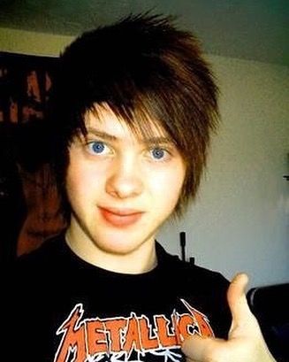 Emo Haircut, Scene Emo Aesthetic, Emo Haircuts, Oli Sykes, Emo Aesthetic, Happy Song, Scene Emo, Bring Me The Horizon, Emo Boys