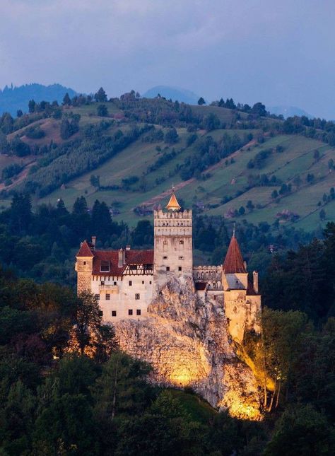 Transylvania Aesthetic, Draculas Castle Romania, Hoia Baciu Forest, Draw Football, Bran Castle Romania, Romanian Castles, Bran Castle, Places To Visit In Europe, Dracula Castle