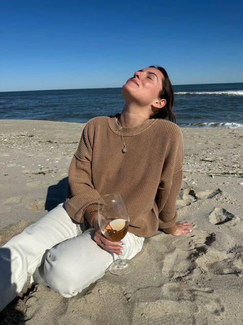 Sweater Beach Outfit, Beach Sweater Outfit, Wine Photo, Picture Beach, New Hair Look, Rosé Wine, Beach Inspo, Beach Sweater, Beach Picture