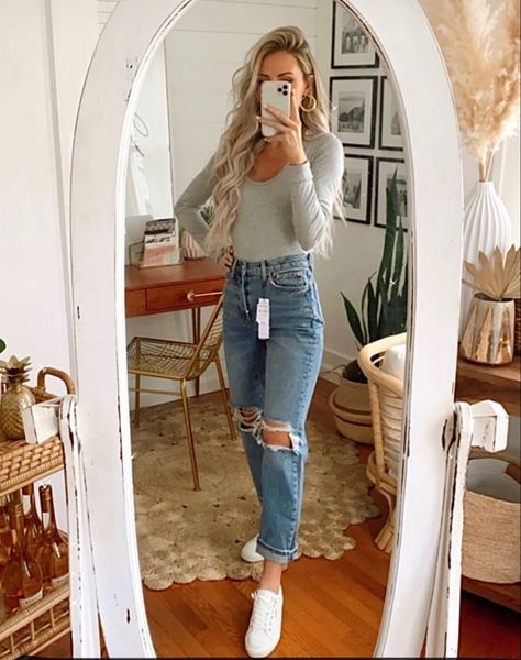 Body Suit And Mom Jeans Outfit, Sneakers Bar Outfit, Body Suit Outfits Fall Casual, Casual Salon Work Outfit, Dinner Outfits Cruise, Cold Spring Church Outfit, Everyday Spring Outfits Casual Simple, Pinterest Mom Aesthetic, How To Dress In Your Late 20s