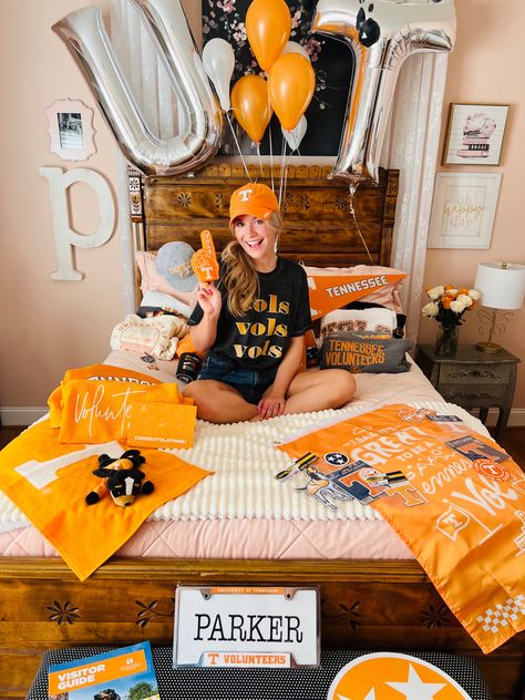 Tennessee Bed Party, Utk Dorm Room University Of Tennessee, University Of Tennessee Aesthetic, Tennessee Tailgate, Univ Of Tennessee, College Announcements, Bed Party, Rocky Top Tennessee, Tn Vols