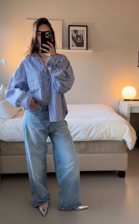 French Tuck Outfit, Outfit With Blouse And Jeans, Oversized Button Up Shirt Outfit Jeans, Public Relations Outfit, Summer Outfits With Long Sleeves, Spring Happy Hour Outfit, Lines Shirt Outfit, Men Shirt Outfit Women, Dermatologist Outfit