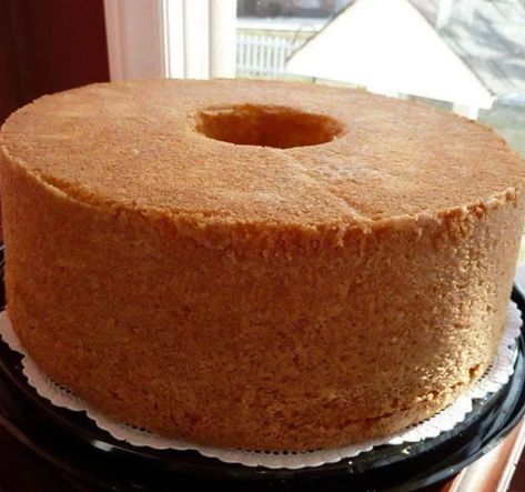 A slice of moist and delicious old-fashioned sour cream pound cake on a plate with powdered sugar on top. Chocolate Coca Cola Cake, Old Fashioned Pound Cake, Snickerdoodle Bars, Cola Cake, Sour Cream Pound Cake, Cake Mug, Sour Cream Cake, Cream Cheese Pound Cake, Almond Flavor