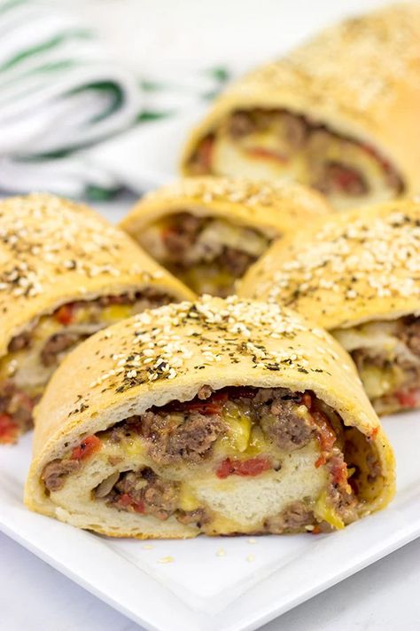 Cheeseburger Rollups | Your favorite burger toppings...all rolled up! Burger Toppings, Homemade Pizza Dough, Fun Dinners, Roll Ups, Wrap Sandwiches, Beef Dishes, Pizza Dough, Ground Beef Recipes, Kitchen Recipes