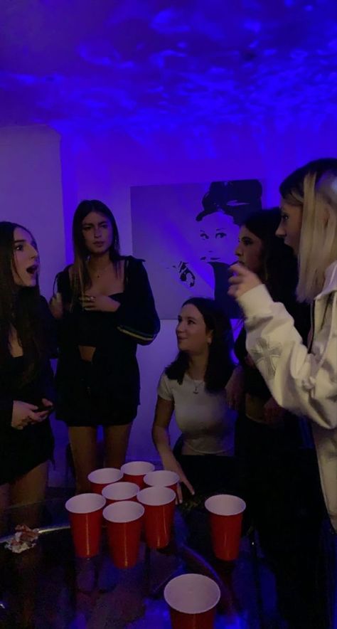 Épinglé par clara sur Snap en 2021 | Photo mdr, Photo de meilleure amie, Photo soirée Friends Party Night, Sweet Sixteen Birthday Party Ideas, Usa Party, Fake Life, Fotos Goals, Creative Profile Picture, Birthday Party Planning, Party Pictures, Best Friend Photos