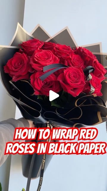 Korean Flower Wrapping, Presentation Bouquet, Korean Flower, Roses Gift, Flower Wrapping, How To Wrap Flowers, Black Paper, Gift Wrap, Florist