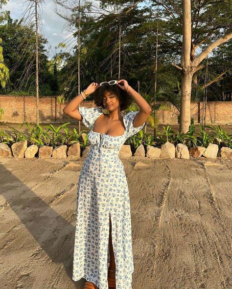 Summer Gowns Casual Simple, Long Summer Dresses Black Women, Picnic Dresses Black Women, Picnic Gown Styles, Dress For Picnic Outfits, Aesthetic Dressing Style, Modest Picnic Outfit, Picnic Dress Outfits, Baddie Modest Outfits