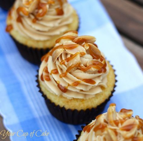 Carmel Cupcakes, Cup Of Cake, Peanut Butter Caramel, Peanut Butter Cupcakes, Caramel Cupcakes, Butter Caramel, Butter Cupcakes, Miracle On 34th Street, Delicious Sweets